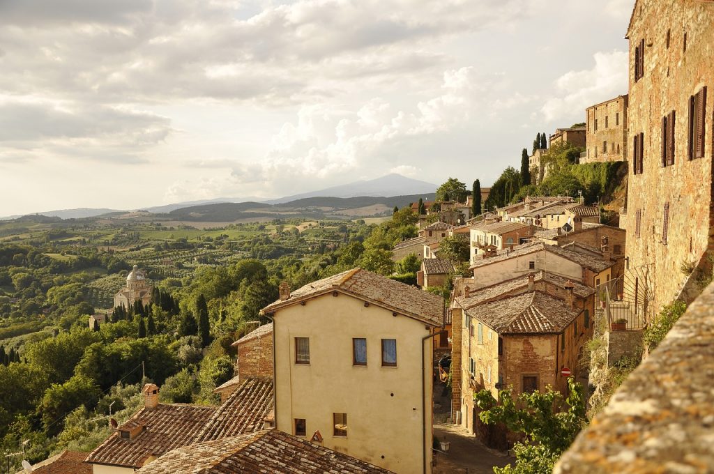 italy, tuscany, town-2273767.jpg