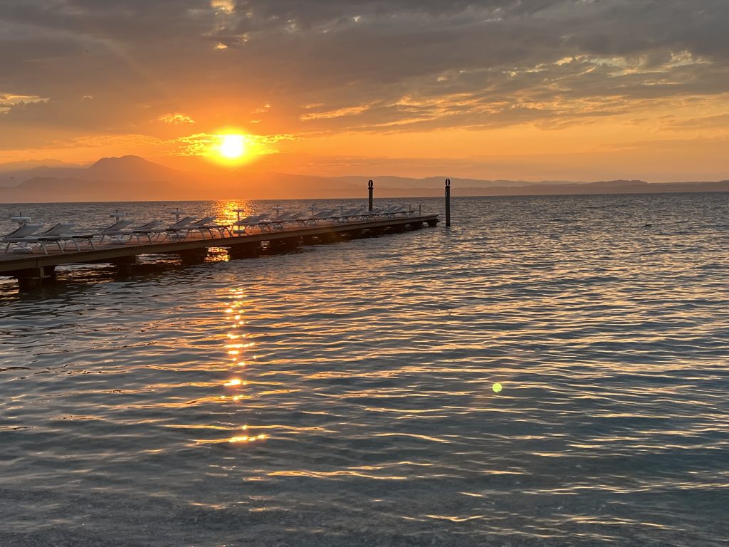 Sunrisefrom Ocelle, a Spa hotel in Sirmione, Lake Garda